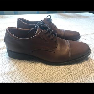 Men’s dress oxfords by Clark’s Collection